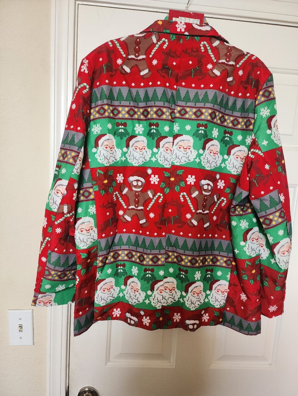 Mens Red & Green Holiday Santa Blazer And Tie. - Picture 4 of 8